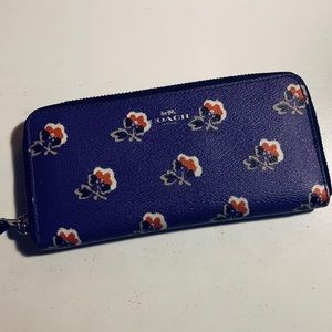 Women’s Coach Wallet